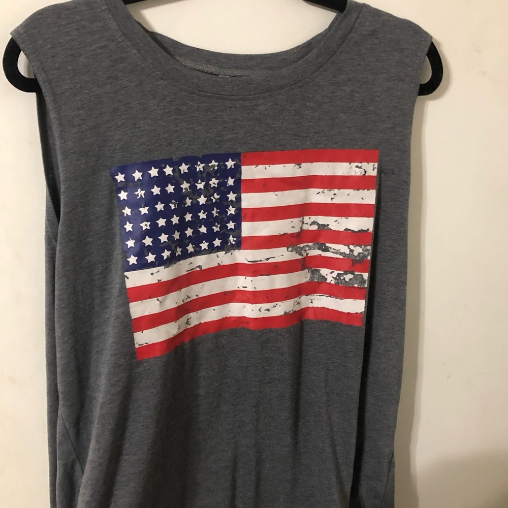 Gray Sleeveless Top with American Flag Print
